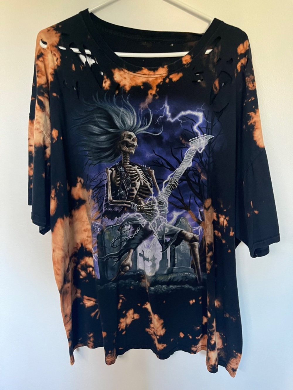 Distressed Skeleton Graphic Bleach Tie-Dye T-Shirt
